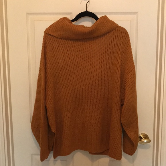 Ribbed Turtleneck Loose Sweater - Picture 3 of 6